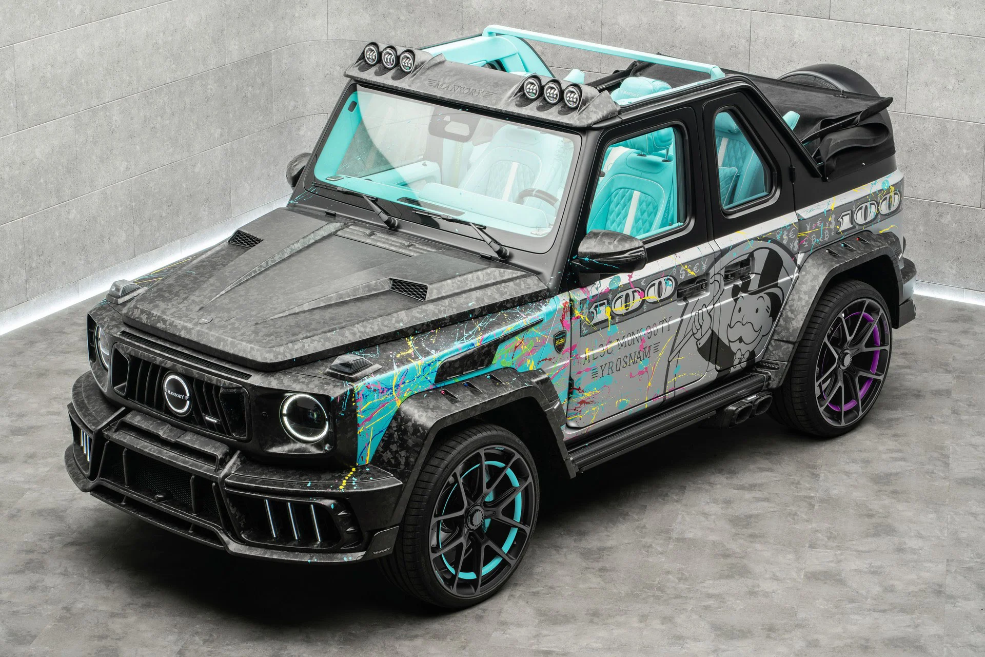 Над дизайном працював вуличний художник Алек Монополі Джерело: Mansory