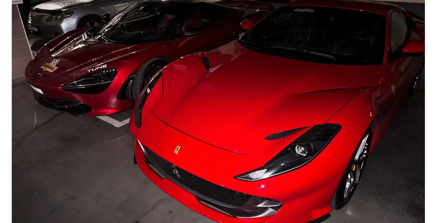 Фото: Instagram / drive.luxury | В Одесі сфотографували дорогі Ferrari та McLaren на парковці