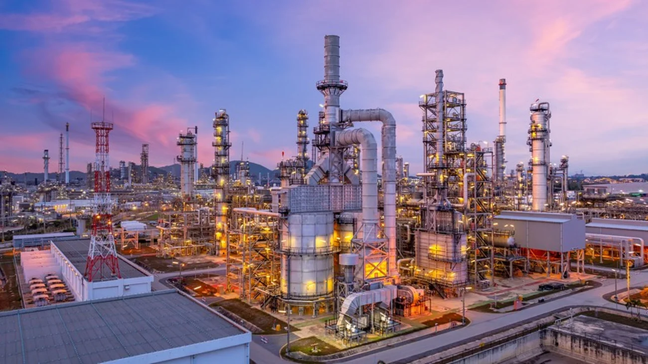 Від нафти до бака: як насправді виробляють дизельне пальне