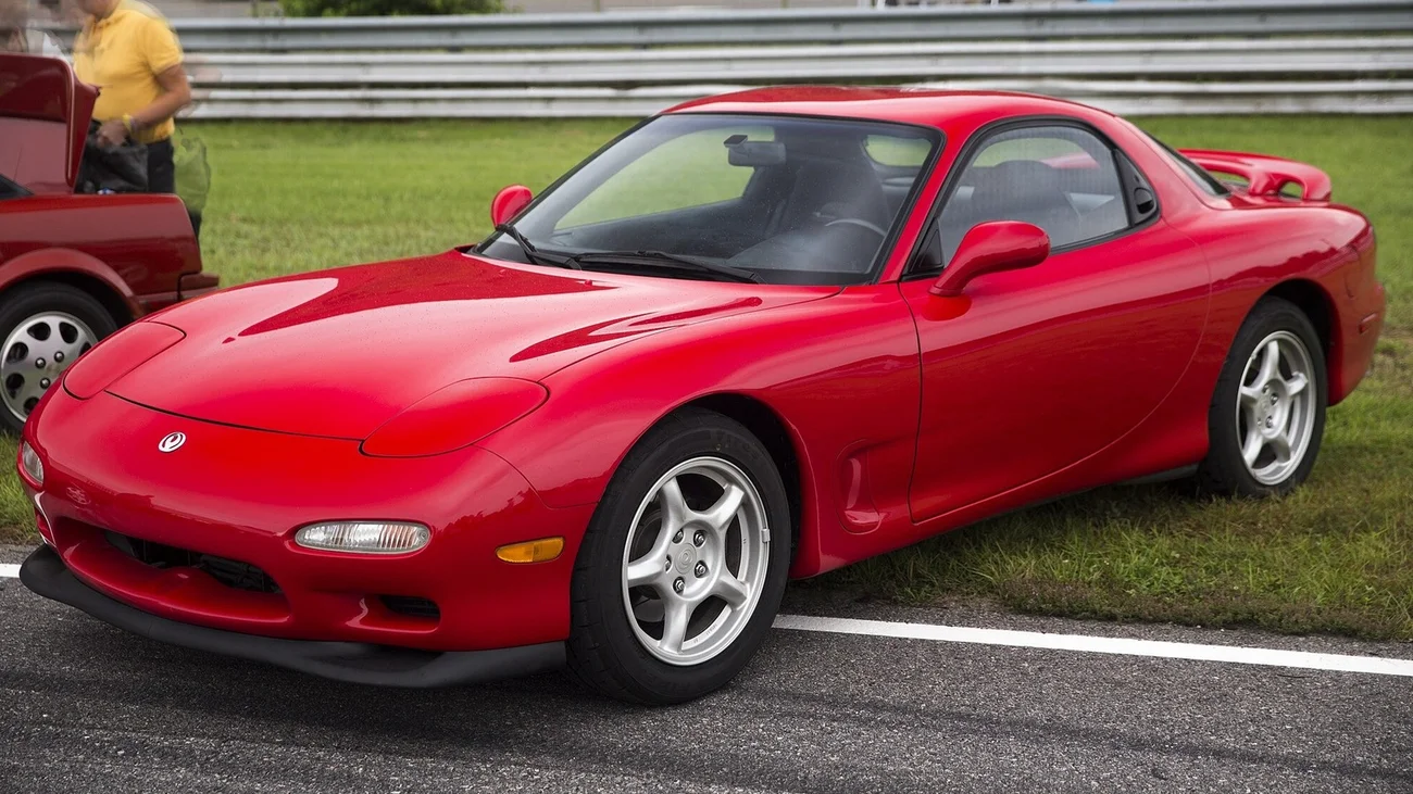 Mazda RX-7: як роторний спорткар став культовою легендою