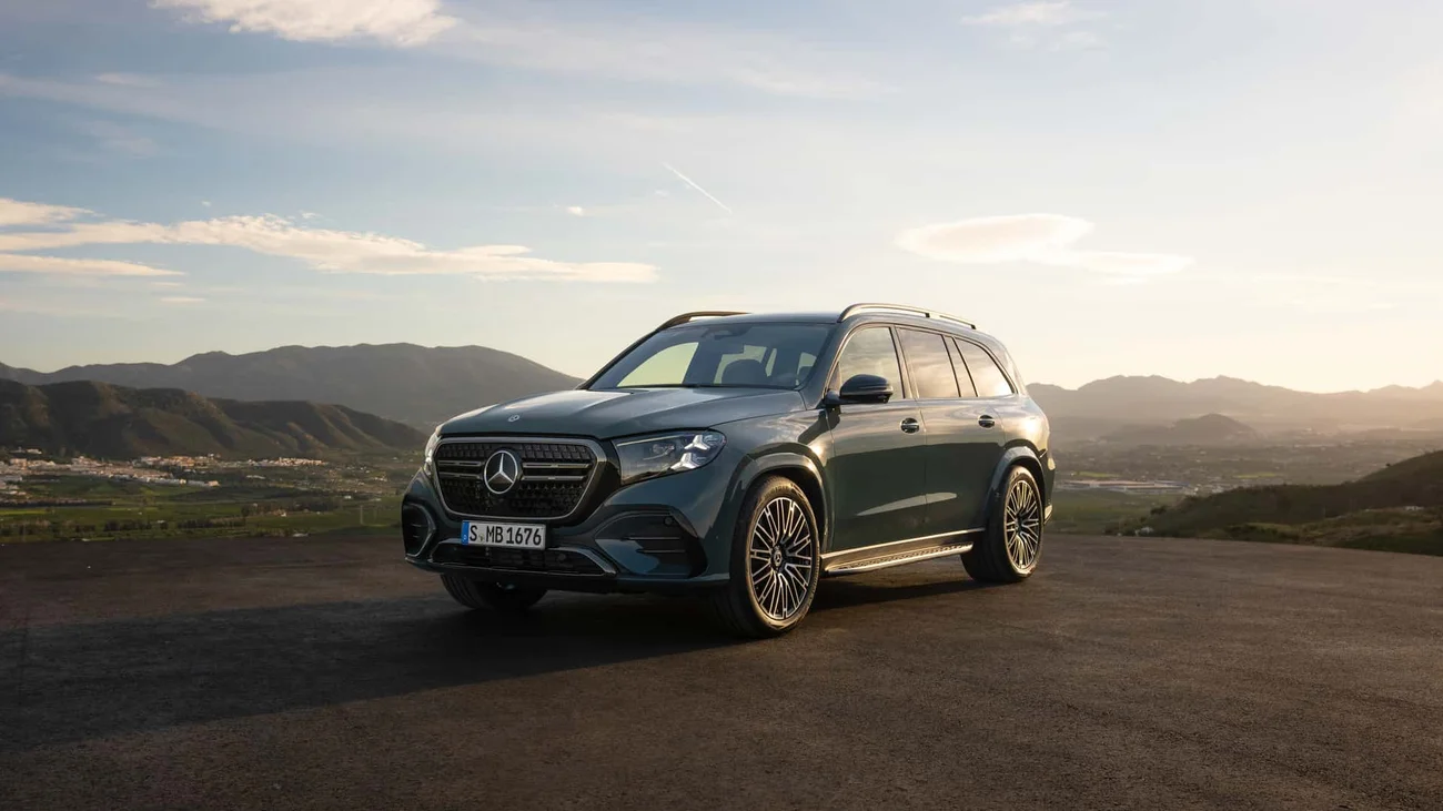 Новий Mercedes GLS 2027: хмарна підвіска та двигун V8 від суперкара