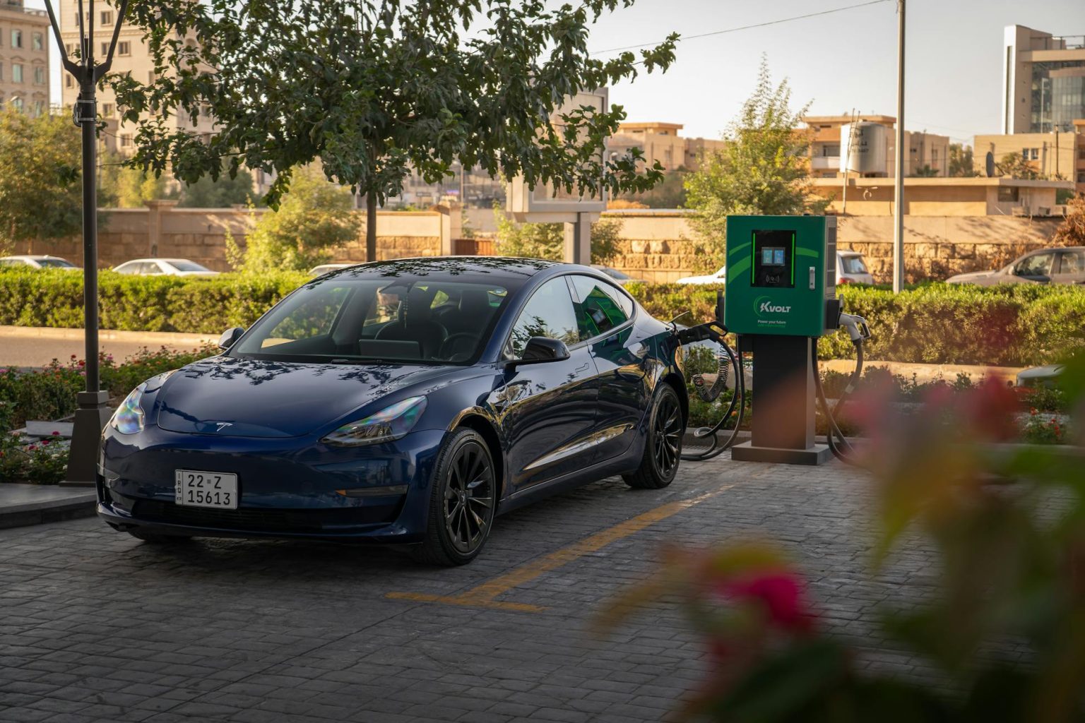 Податок на електромобілі: чому за ваш Tesla скоро попросять 5000 грн Зображення до статті від 04iraq